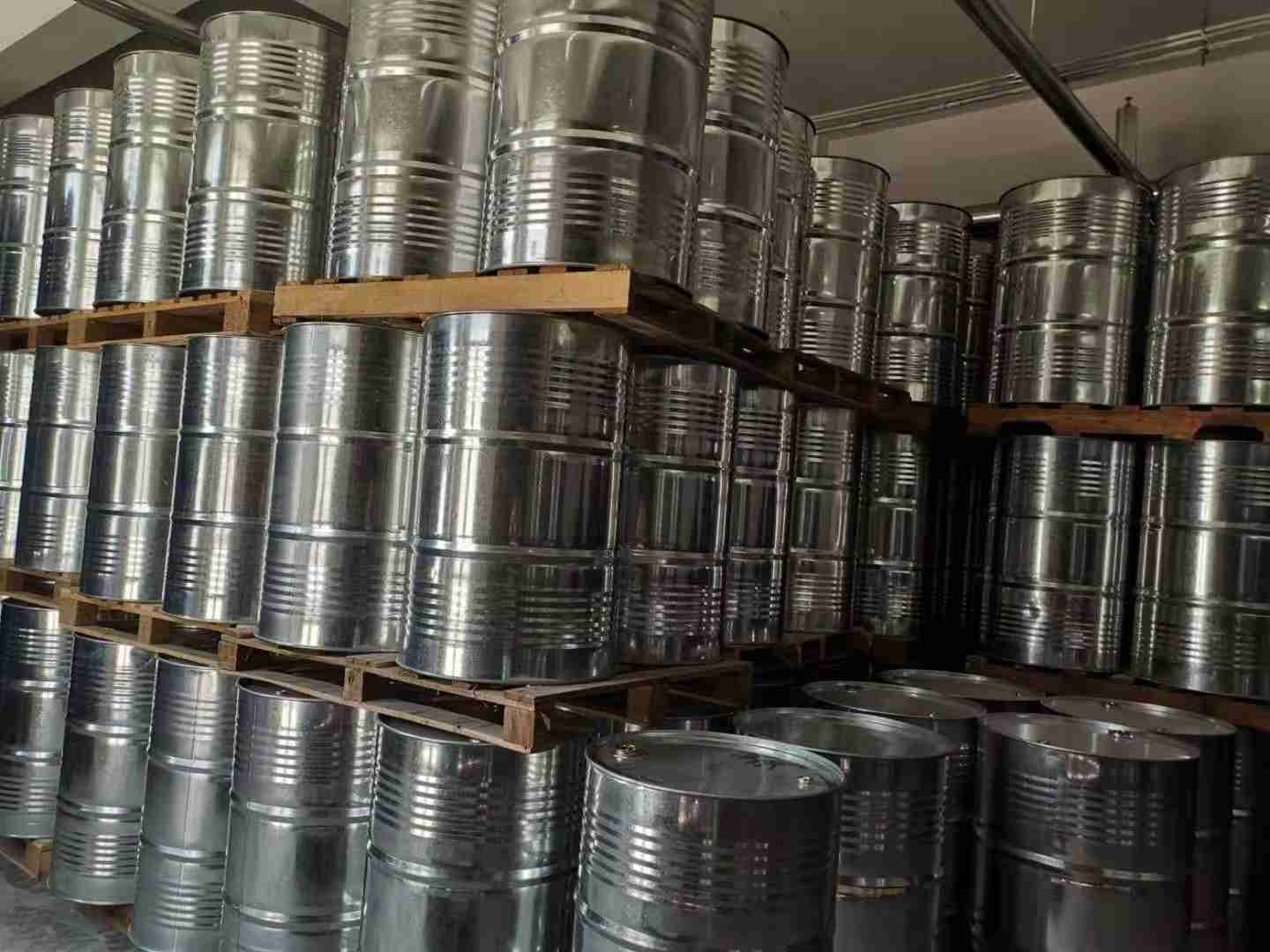 Тетраизопропанолат титана.jpg Titanium tetraisopropanolate.jpg